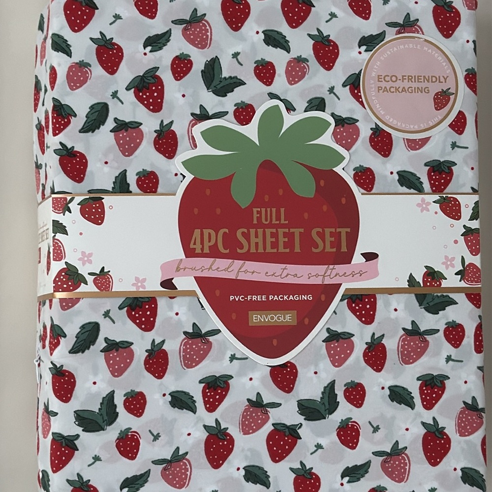 NEW Envogue Strawberry Print Sheet Set - Red and white full size - Picture 4 of 6